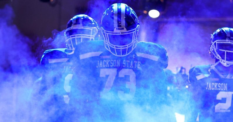regalking_'s tweet photo. @AaronAustin04 ๐
๐ฅ๐ฅ๐ฅCome Home ๐ก#TheeiLove #PlayForTC #JSUStrong https://t.co/QG6XgHiPSP