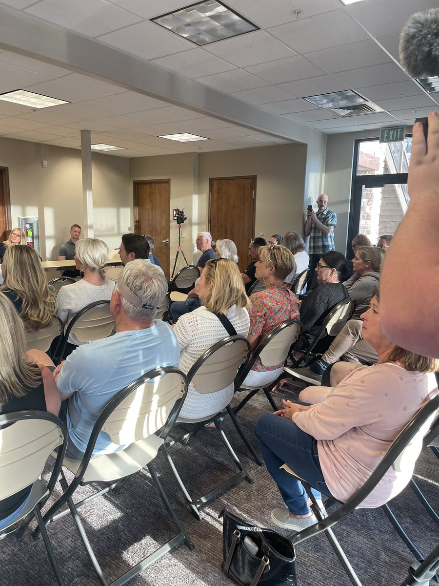 Dozens of Suncrest residents meeting with Draper City officials to talk about the landslide that sent two homes down the mountain.  <a href="/KSL5TV/">KSL 5 TV</a>