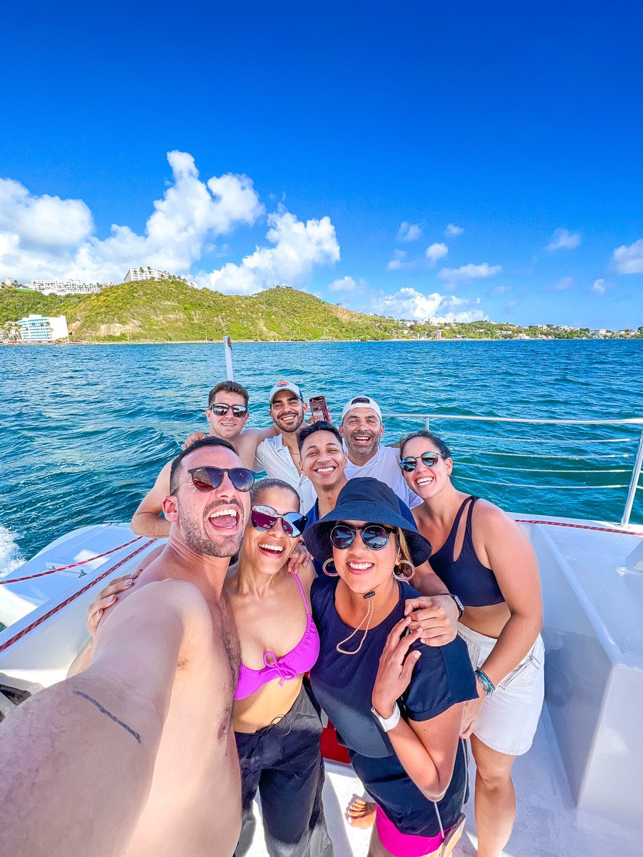 WilMochileando's tweet photo. Mi única prioridad cuando mis amigos de otros países vienen a visitar Puerto Rico: ¡Que se enamoren de mi Patria! 🤍🇵🇷 https://t.co/Qa5QiKonsU