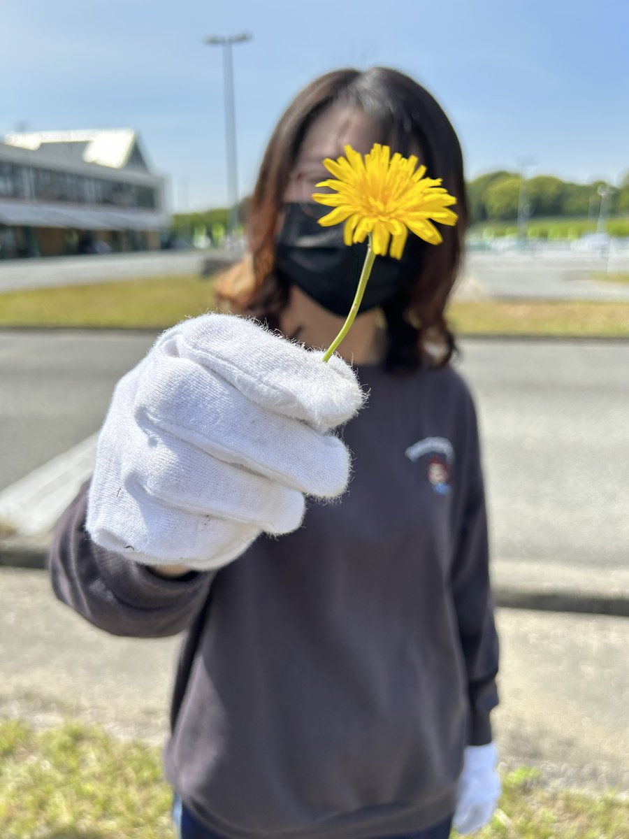ill_ms_hakata's tweet photo. 今日は場内の清掃をしました！
途中で軽トラがオーバーヒートをして「押しがけ」をしました💦💦
皆さんも日常点検は定期的にしましょう https://t.co/MgYc9OeTJB