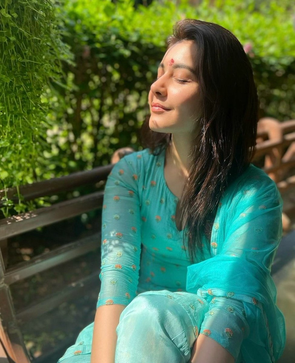 Raashi Khanna fan club tweet media