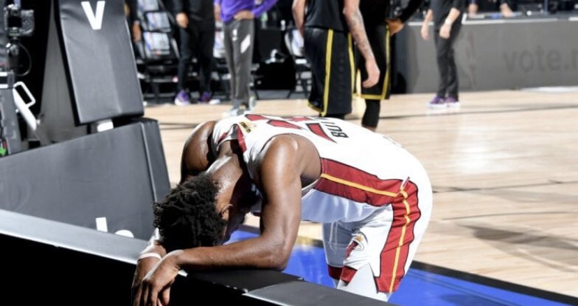 CWaPapii's tweet photo. Houston strippers knowing harden finna celebrate #PHIvsBOS https://t.co/GokemNLYDR