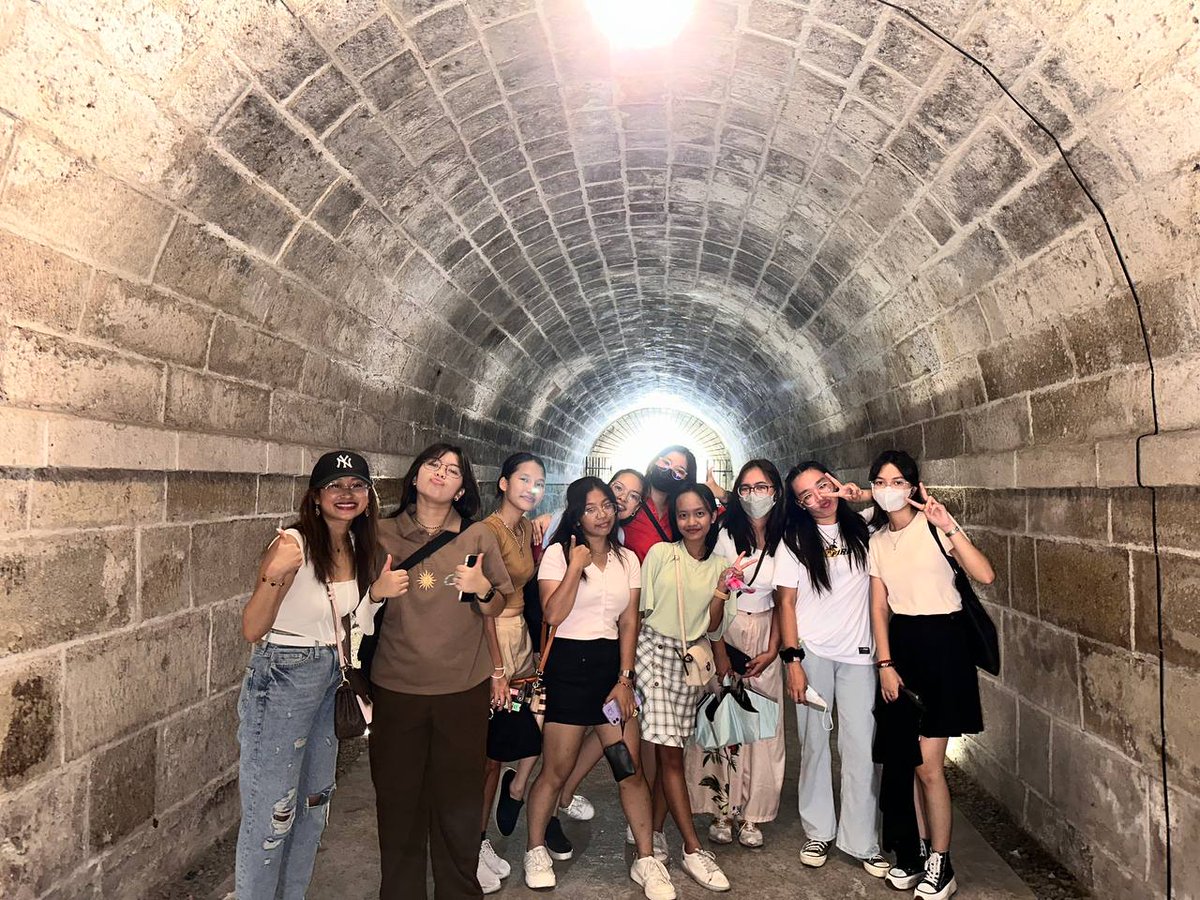_crescentin69's tweet photo. my irls eueueue *kinikilig so much* https://t.co/d1MIR1CKsN