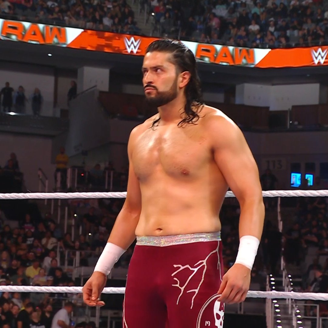 WWE's tweet photo. Who is this? Wrong answers only.

#WWERaw https://t.co/2LTwnbvPbb
