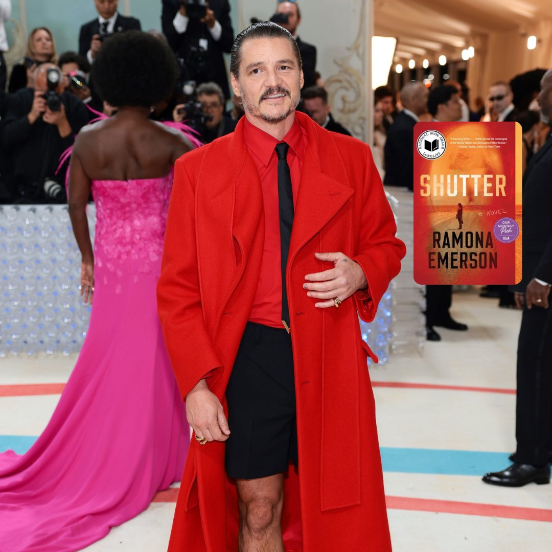 BNBuzz's tweet photo. And ending with the love of everyone’s life, Pedro Pascal. He makes everyone Shutter. #MetGala #lookstobooks https://t.co/rFqbhHX4Te
