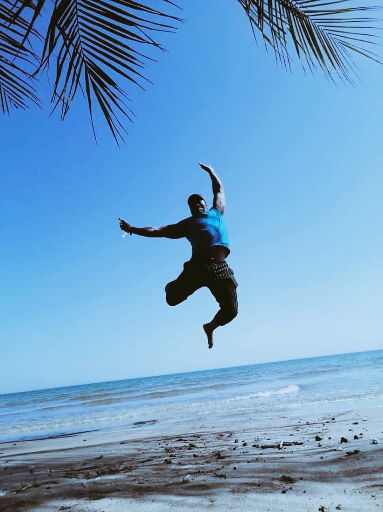 Teeroopsify's tweet photo. Some people will say you can't fly...What matters is your faith to defy and reach for the sky...TM https://t.co/rvSelt6ODO