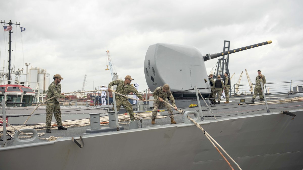 U.S. Navy tweet media