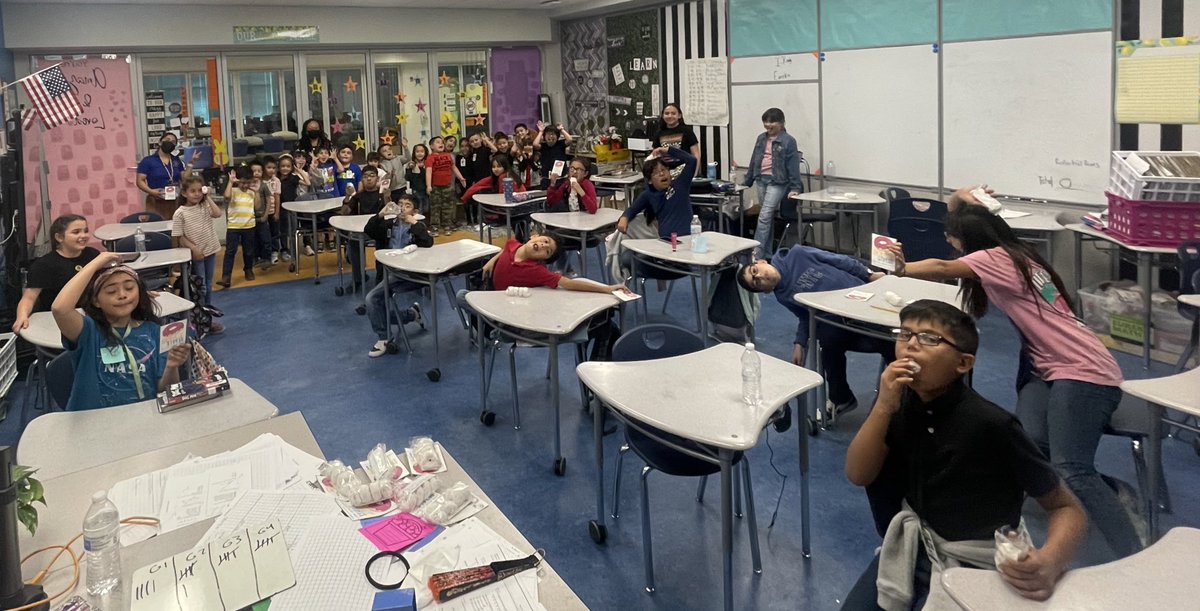 MarciaAlcantar's tweet image. Thank you Ms. Abasta’s class for your sweet notes and tasty donuts. These @SurrattCubs donut stress about the #STAARTest