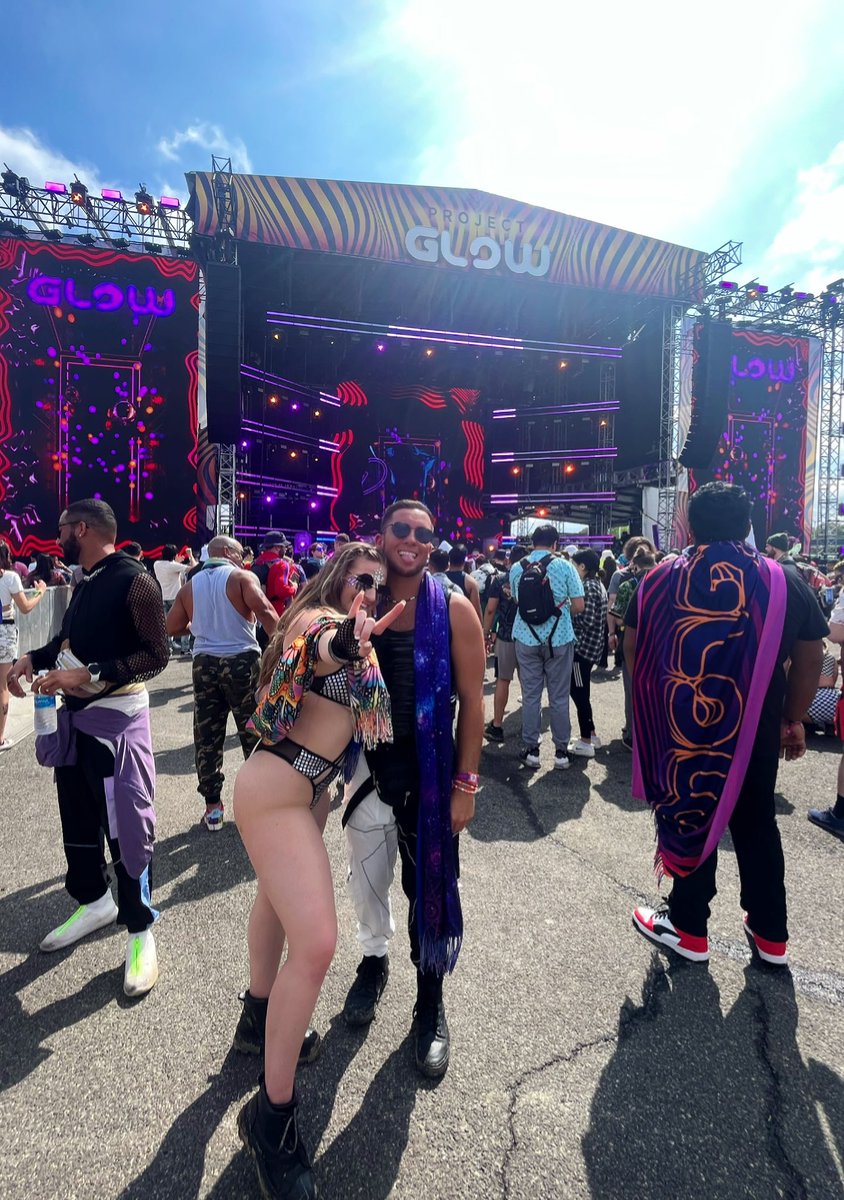 kylecosta22's tweet image. Rave babes🫶🏼 #projectglow