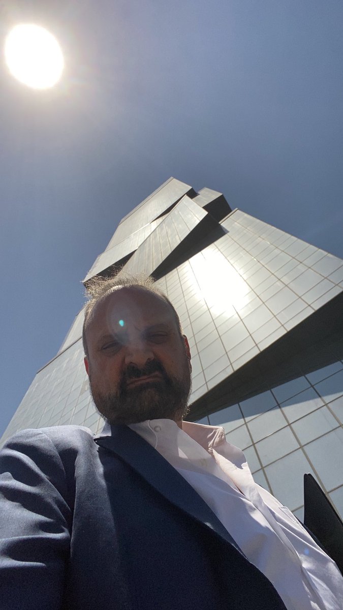 pepehanan's tweet photo. Esta mañana los empresarios Don Julian Ventosa Aguilera, ⁦@JulianVentosaT⁩ ⁦@jventosa_14⁩ así como Don Miguel y Antonio Esteban junto con sus hijos me invitaron a conocer #INXiGNIA ‘su majestad’ la torre poblana de 45 pisos que está próxima a inaugurarse.
#Brutal https://t.co/eo19LZZMOj