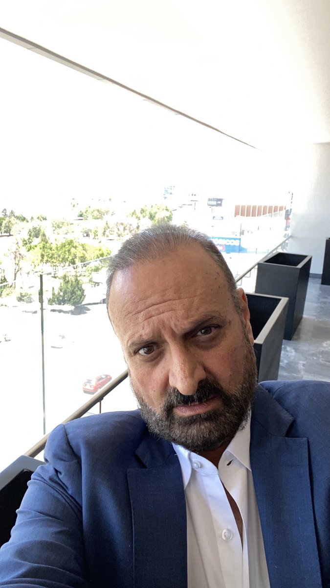 pepehanan's tweet photo. Esta mañana los empresarios Don Julian Ventosa Aguilera, ⁦@JulianVentosaT⁩ ⁦@jventosa_14⁩ así como Don Miguel y Antonio Esteban junto con sus hijos me invitaron a conocer #INXiGNIA ‘su majestad’ la torre poblana de 45 pisos que está próxima a inaugurarse.
#Brutal https://t.co/eo19LZZMOj