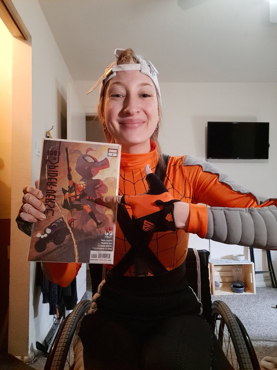 jewanneshirley's tweet photo. it's Ehlers Danlos Awareness Month AND brain tumor awareness month
safe to say, I'm VERY VERY AWARE 

here's me as sun spider https://t.co/se30mbKYc0