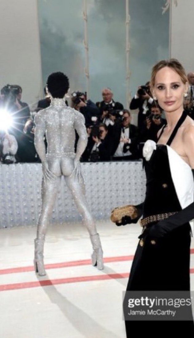 I’m dead at this picture lmao #MetGala
