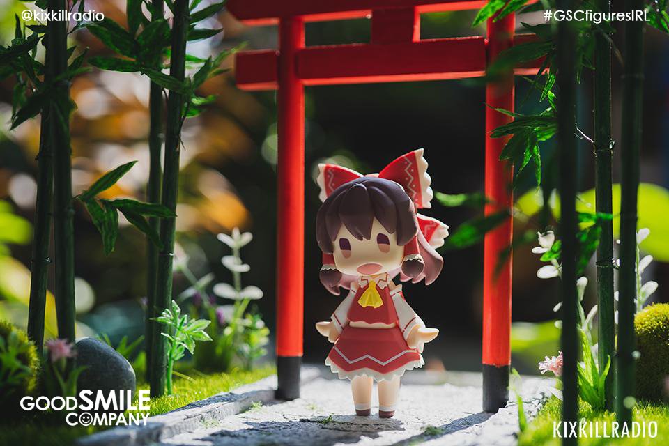 Ready to protect the Hakurei Shrine, HELLO! GOOD SMILE Reimu Hakurei from Touhou Project has an aura of joy that can't be beaten! Thanks to kixkillradio on Instagram for this cheerful #GSCfiguresIRL shot!

Use hashtag #GSCfiguresIRL for a chance to be featured!

#goodsmile