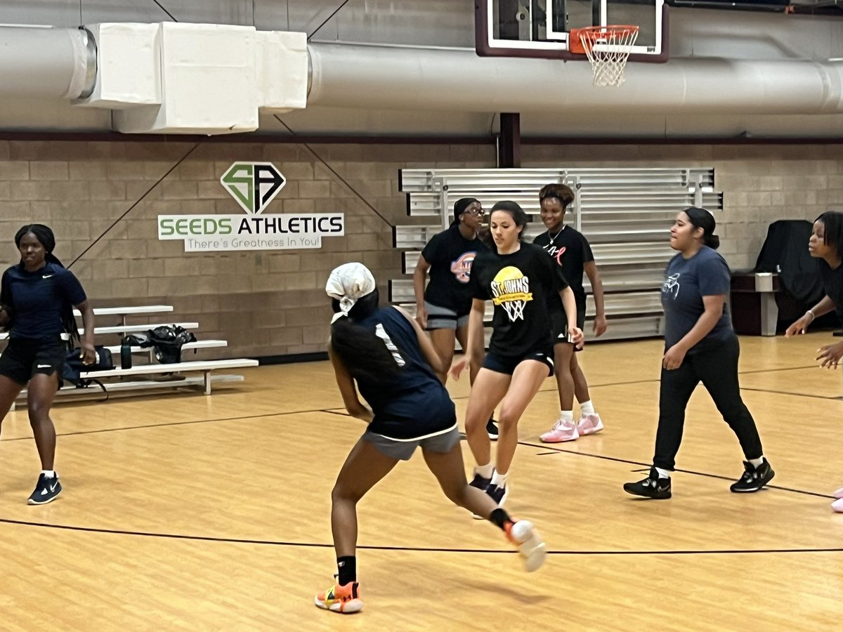 lbuzz29's tweet photo. Great open gym tonight! https://t.co/cmU8pcauWS