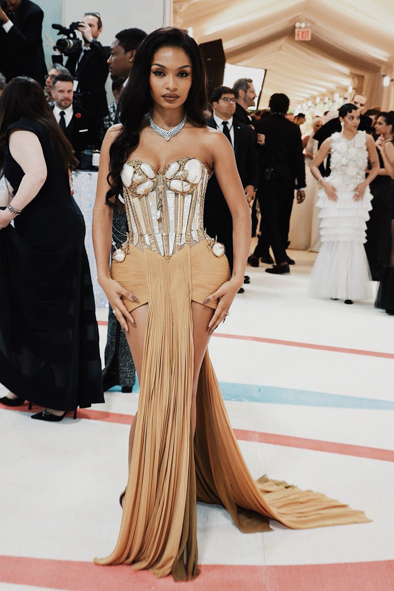 <a href="/saintdoII/">❦</a> One of my favs 🤎😩