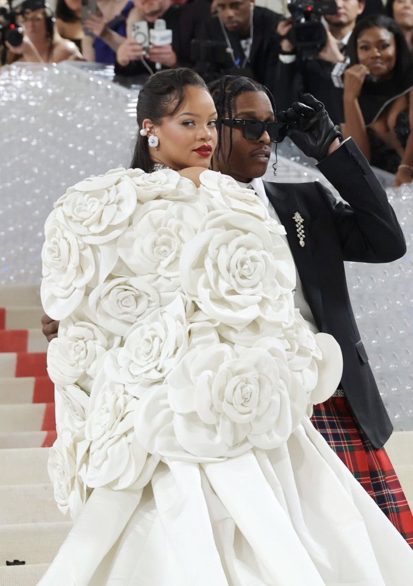 WondyrGroup's tweet photo. More of Rihanna and Asap Rocky arriving at the Met Gala #MetGala https://t.co/Kp2VCEyowb