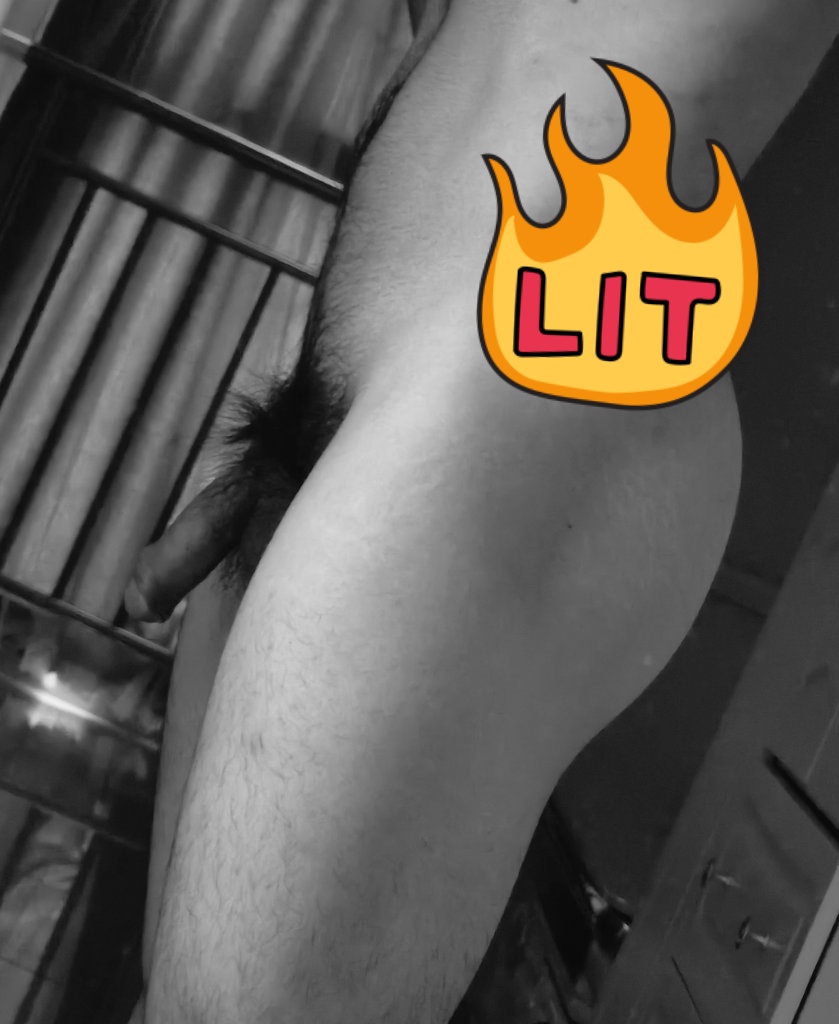 Barba_cen's tweet photo. 咱就是说
怎么减掉屁股上的肉啊
健身腿越练越粗屁股越练越翘
#男大学生 #反差 #狗狗 #健身 https://t.co/nnWYOh2A5V