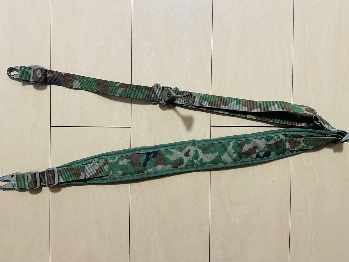 diytactics's tweet photo. FERRO Concepts The Slingster 陸自迷彩

やはりこれが1番使いやすいと思い、陸自迷彩で再現しました。
この独自のプルタブは非常に扱いやすく、とても気に入ってます。
もちろんパッドも外すことができ、裏面は通気性を考慮しメッシュにしています。
#陸自迷彩
#陸自装備 https://t.co/GvK5laxnVq