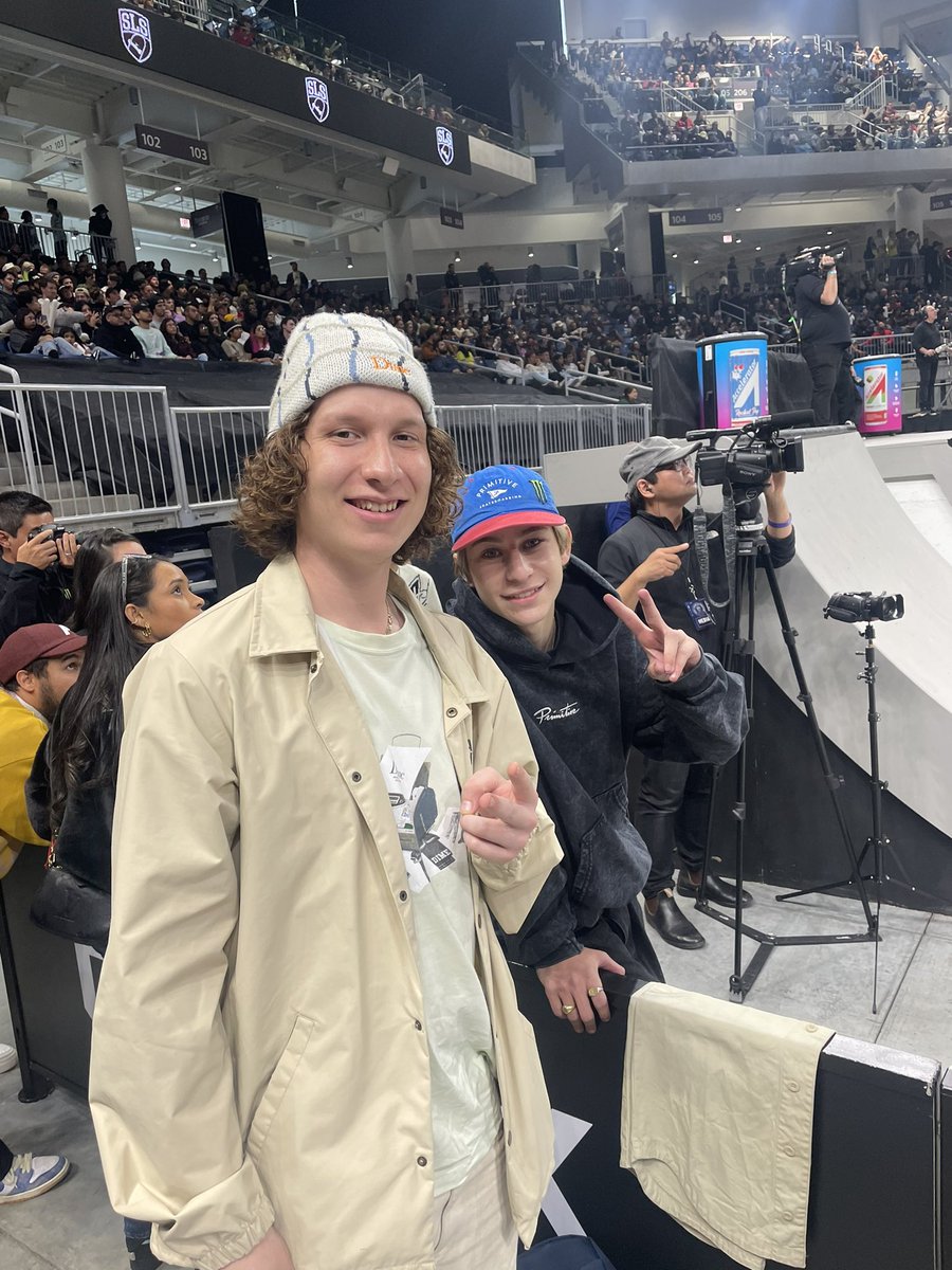 KosherKrougue's tweet photo. Chicago for SLS was a great time, shoutout to KMac for the free VIP ticket https://t.co/rZWtHwwDFW