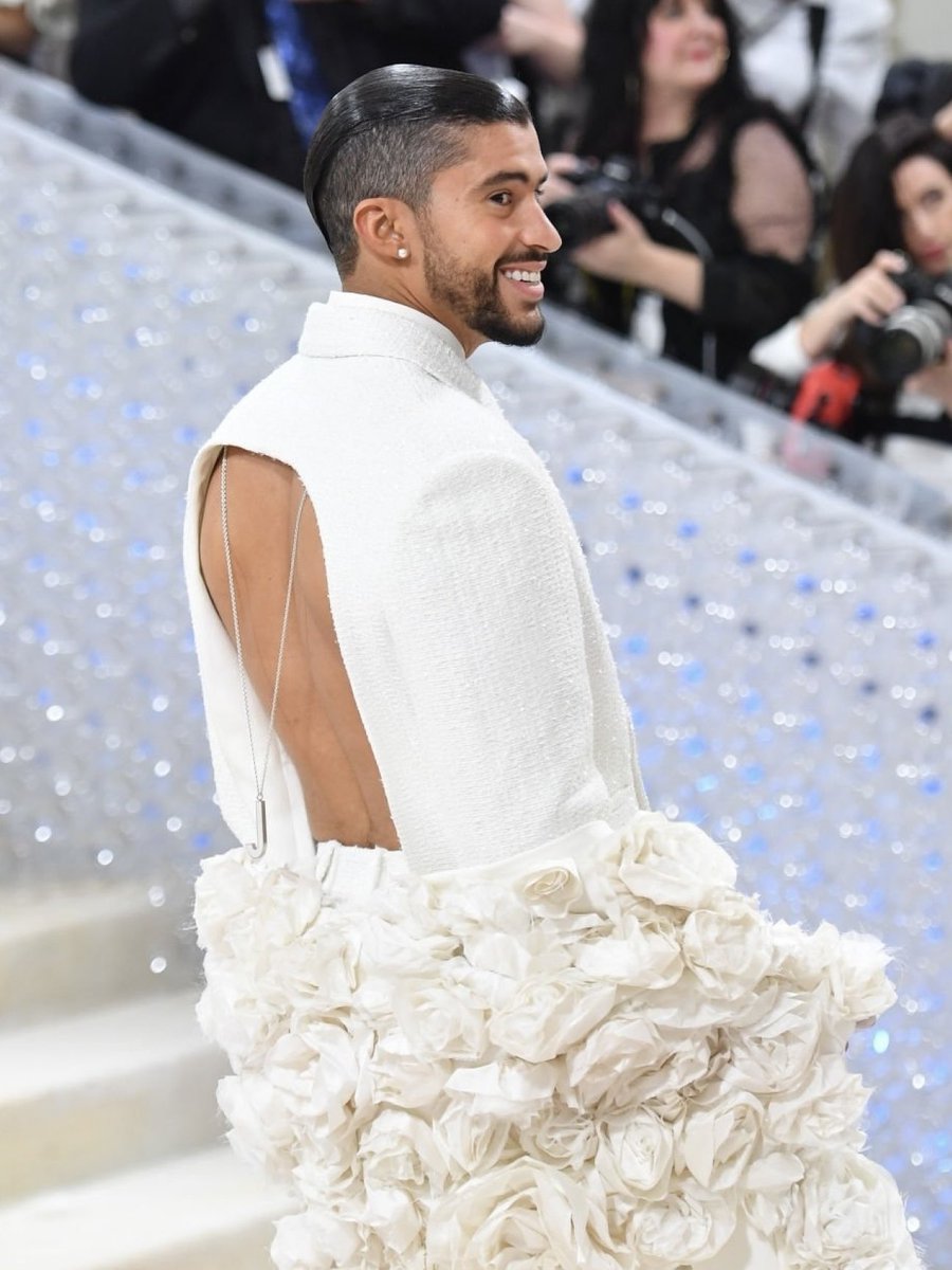 badbunnynetwork's tweet photo. Bad Bunny #MetGala2023 https://t.co/2QFMiIovkl