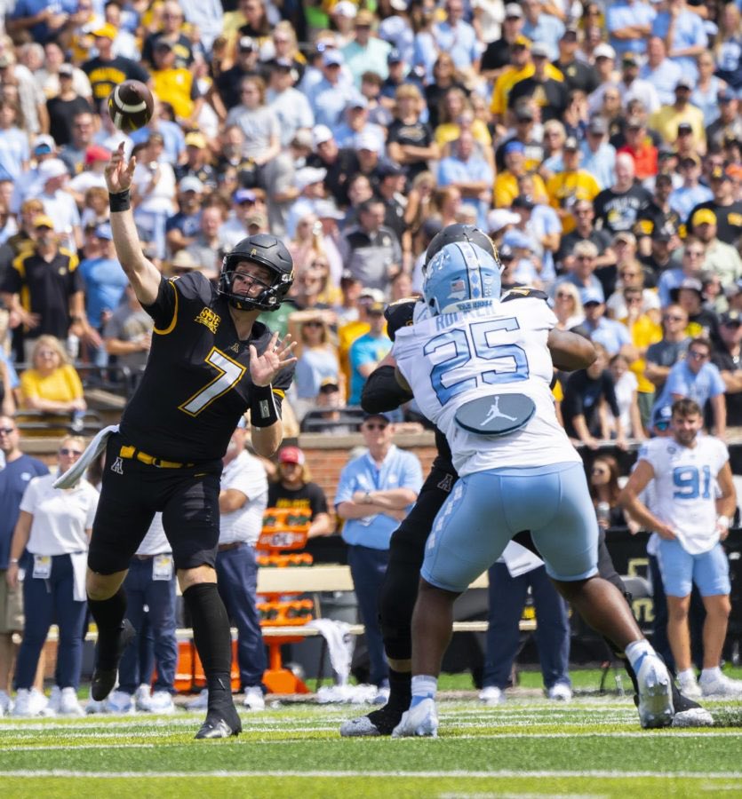 Braden Streeter (@bradenstreet15) on Twitter photo Blessed to receive an offer from App State University!! ⚫️🟡 Thank you <a href="/coach_sclark/">Shawn Clark</a> <a href="/CoachFrankPonce/">FRANK PONCE 🇺🇸🇳🇮</a> <a href="/Coach_Kavy/">Trey Kavanaugh</a> <a href="/Coach_JWatts/">Justin Watts</a> <a href="/ScottSemp/">Elite QB Training</a> <a href="/TNSavages7v7/">NPA Savages 7v7</a> <a href="/thewideoutcrew/">The WideOutCrew</a> <a href="/CoachStreeter/">Brandon Streeter</a> <a href="/CPAFootball/">CPA Lions Football</a> Blessed to receive an offer from App State University!! ⚫️🟡 Thank you <a href="/coach_sclark/">Shawn Clark</a> <a href="/CoachFrankPonce/">FRANK PONCE 🇺🇸🇳🇮</a> <a href="/Coach_Kavy/">Trey Kavanaugh</a> <a href="/Coach_JWatts/">Justin Watts</a> <a href="/ScottSemp/">Elite QB Training</a> <a href="/TNSavages7v7/">NPA Savages 7v7</a> <a href="/thewideoutcrew/">The WideOutCrew</a> <a href="/CoachStreeter/">Brandon Streeter</a> <a href="/CPAFootball/">CPA Lions Football</a>
