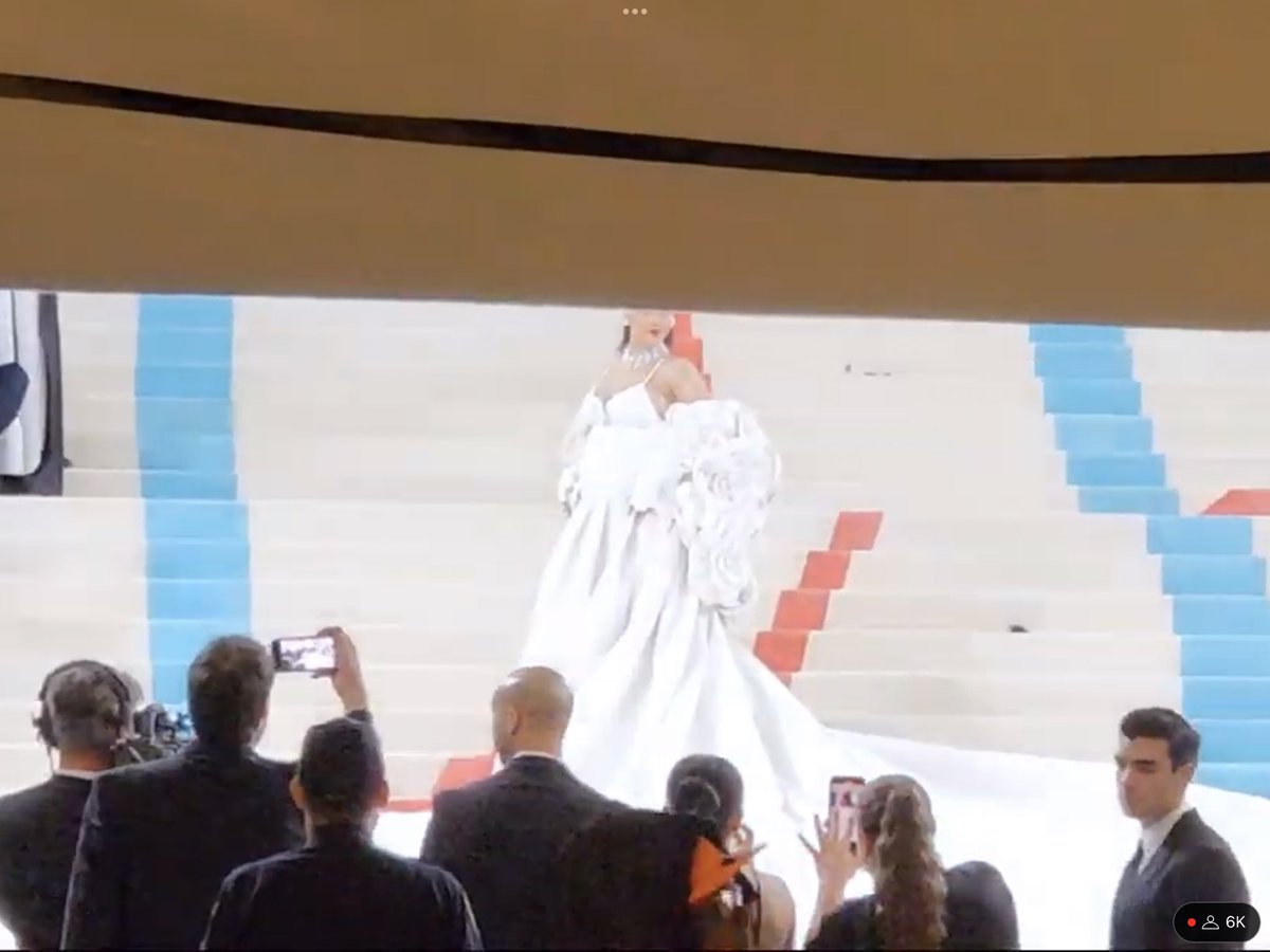 dangeldoll's tweet photo. shine bright like a diamond #MetGala2023  #MetGala https://t.co/xPu7hfN1y8