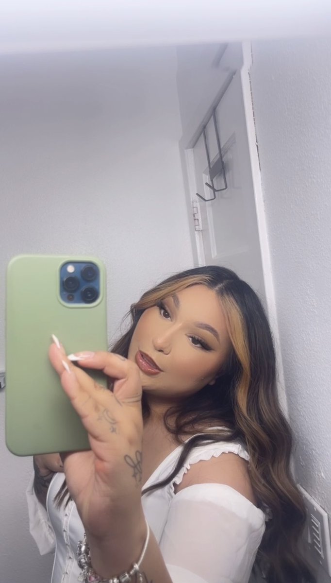 gstacccks's tweet photo. avi + 1 🤭 https://t.co/nE2Rn6whQj
