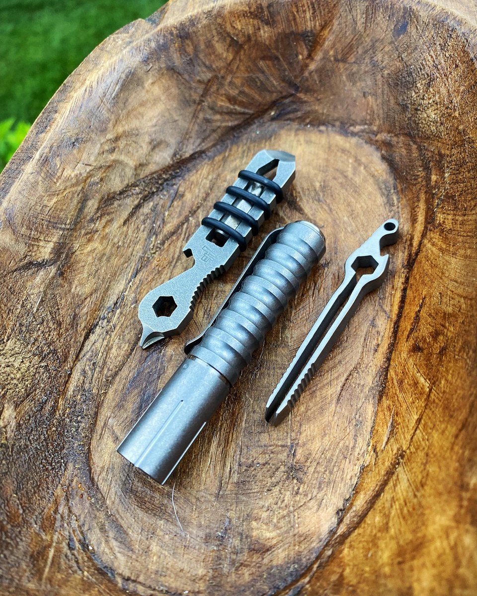 KevinCo55931013's tweet photo. Monday’s EDC carry-
#darksucks #flashlight
#flashlightporn #lights
#prometheus #drivers
#ttpockettools
#edctrinkets https://t.co/vm456FzKFw