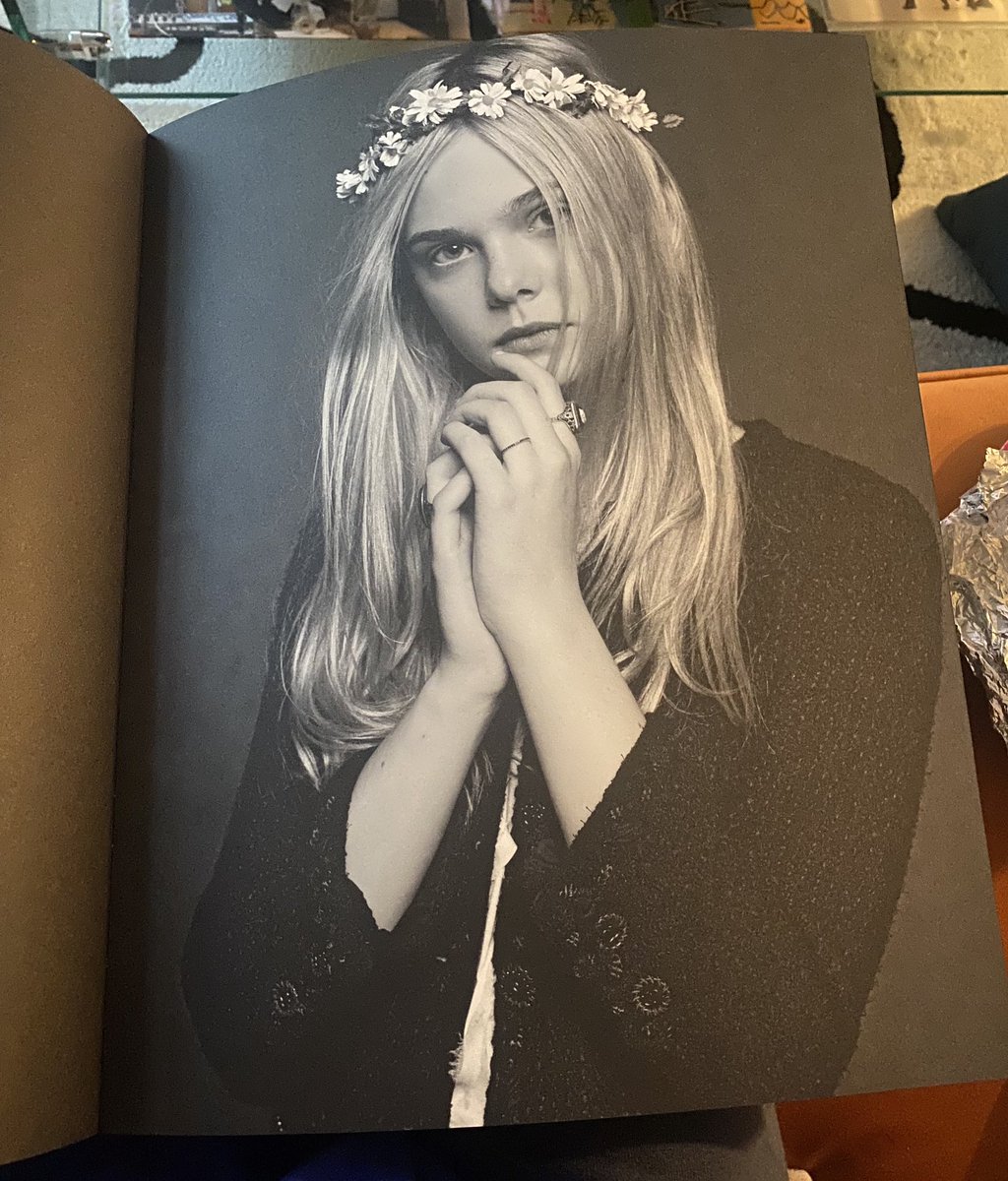 morgansupremacy's tweet photo. Elle Fanning at the #MetGala 💋 Loved hearing her talk about the shoot she did with Karl for the Little Black Jacket Project <3 and to have the book is super special too https://t.co/Lk2tSCjmRY