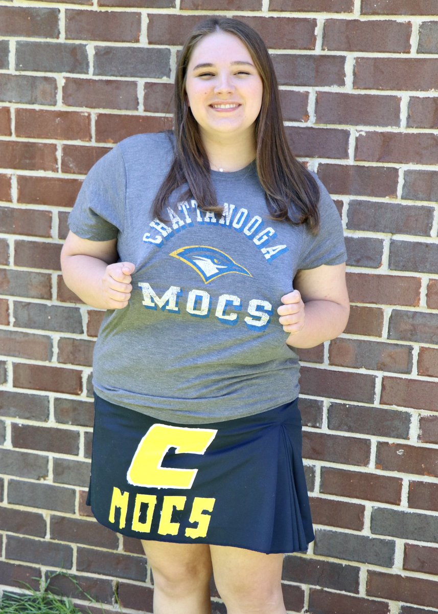 headreb96's tweet photo. Today is #NationalCollegeDecisionDay but she made up her mind months ago that @UTChattanooga was where she wanted to be! #GoMocs #IChoseUTC https://t.co/8NUR0aFEta