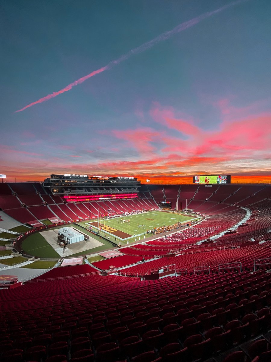 USC_Athletics's tweet photo. The @lacoliseum was completed on this date, 1️⃣0️⃣0️⃣ years ago. 

Happy Birthday! https://t.co/Jn16EKFjSz