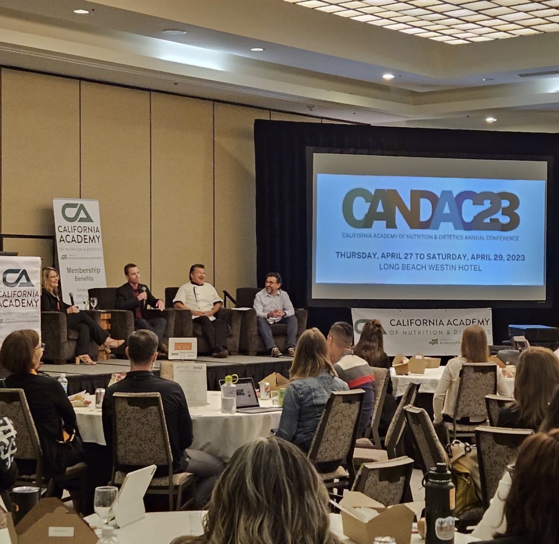 zzamo6's tweet photo. Sharing the stage at CANDAC with my friends Miguel Villarreal, Shannan Young, RDN, SNS and Tyler Ribeiro was truly an amazing experience. Sharing our perspectives with about 200 RDNs about the evolving collaboration between RDNs, Industry, Chefs and Advocacy groups. https://t.co/yntsoQ4NKF
