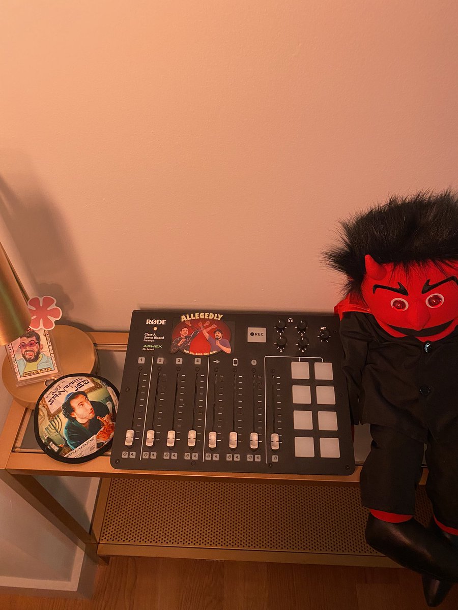homelesspimp's tweet photo. RIP to my board. Many years of service 🌹 This lil guy recorded classic eps of Hey Babe, CHRISSY Chaos, Taste Buds, Tim Dillion show, Flagrant, Whiskey Ginger, and History Hyenas. GOD SPEED ❤️ https://t.co/GxkSuK1KZI