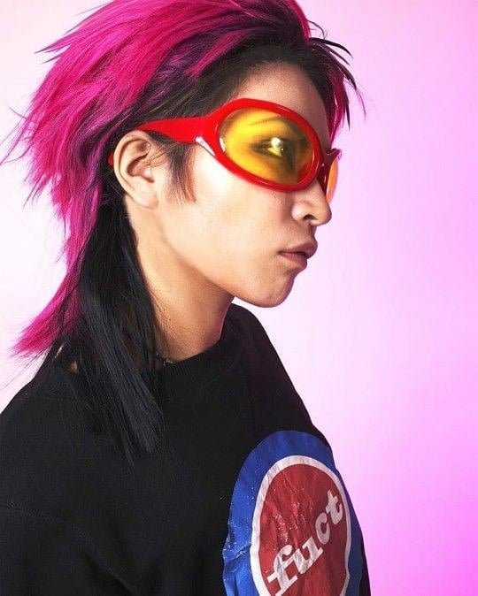 SMDMH2's tweet photo. 『何年待ってみても僕ら宇宙の暇人だろう
君と胸のミサイル抱えて飛ぼう』

25回目の春、今年も今日は晴れました。
アナタのことだから、きっと暇だと言いながらも忙しくしてるんでしょうね。
また春に会いましょう。

#hide #HIDE #春に会いましょう https://t.co/jhZYqSfkqd