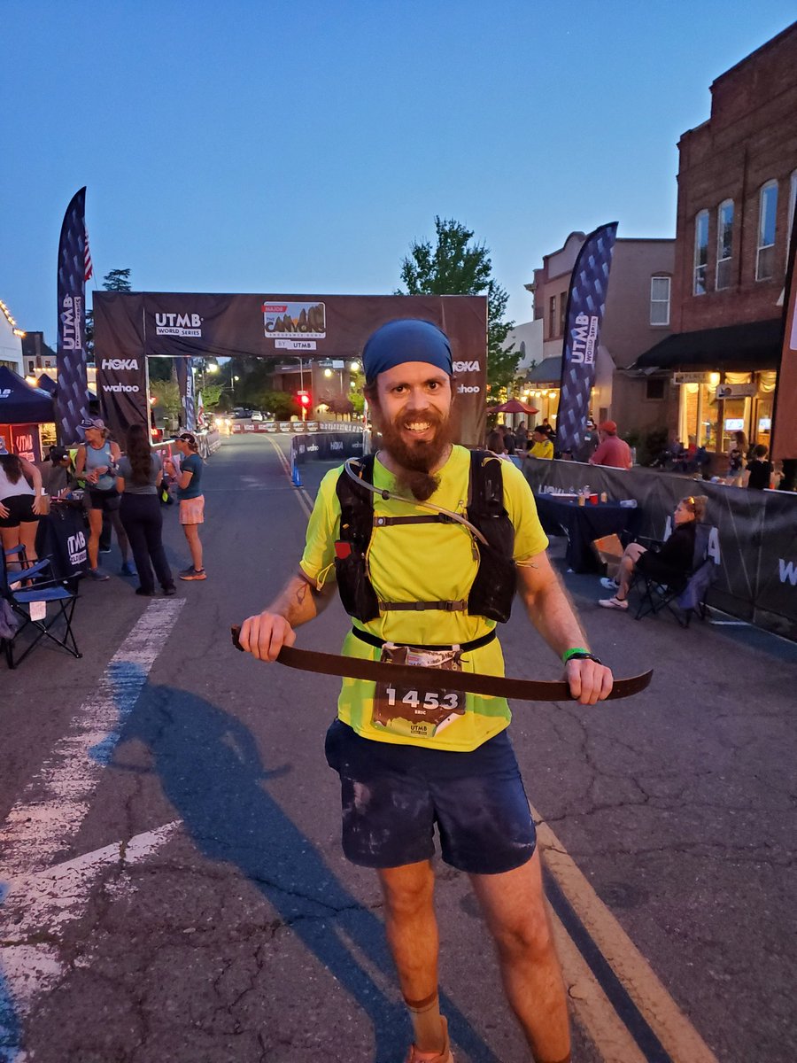 Tiandris's tweet photo. I spent the weekend crewing @big89e as he ran the #CANYONSbyUTMB 100k! I'm so impressed with every ultra he completes 🤩 Amazing! https://t.co/IFsjYRjv97