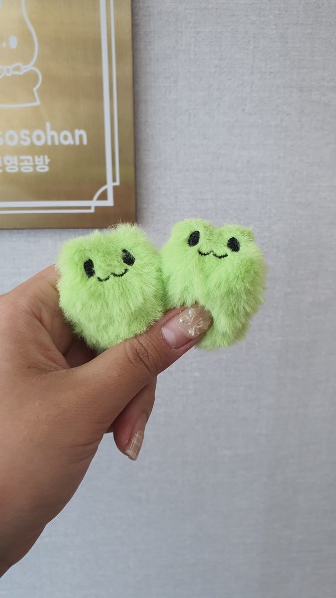 sosohan611004's tweet image. 🌟이발소 잘못 간 먼지개굴이 떨이 
이쁘게 리본매고 볼터치 해서 나갑니다

이 친구들도 버려질 위기에서 입양절차를 밟게되었습니다

이발과정에서 뒷통수에 고속도로가 생긴 유니크한 친구들 입니다 

🌟해당글 알+팔 당발 오늘저녁