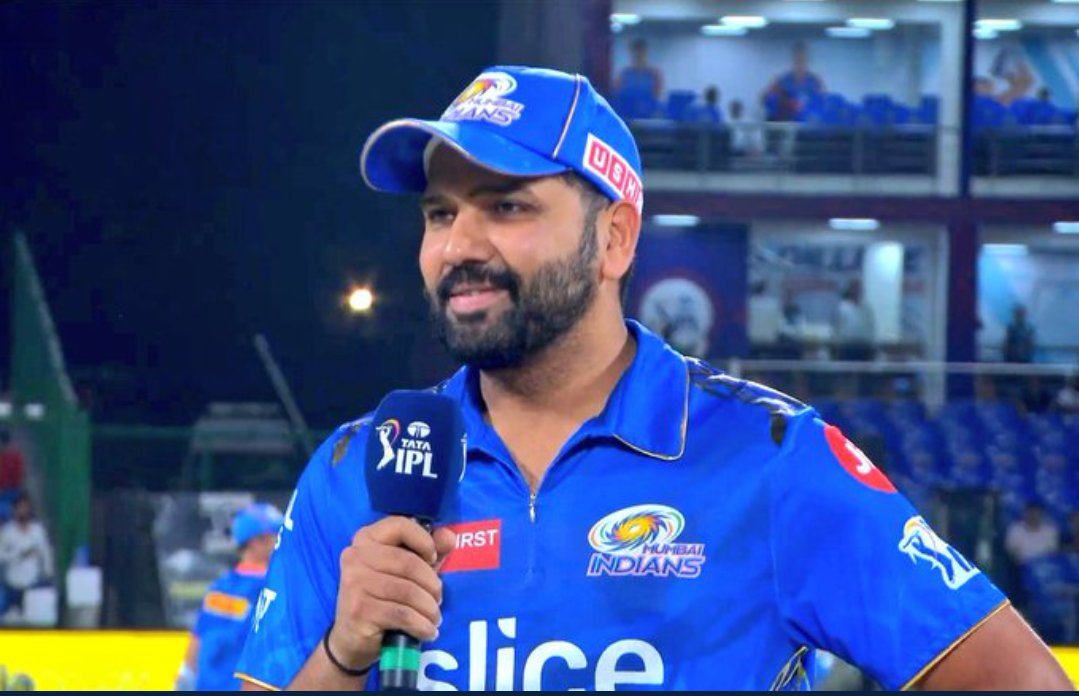 Princeshukla969's tweet photo. @harbhajan_singh It's all about standards and levels .

  Virat Kohli                     Dhoni &amp; Rohit
after 3 wickets                after 9 IPL titles https://t.co/iWGqkOHbRb