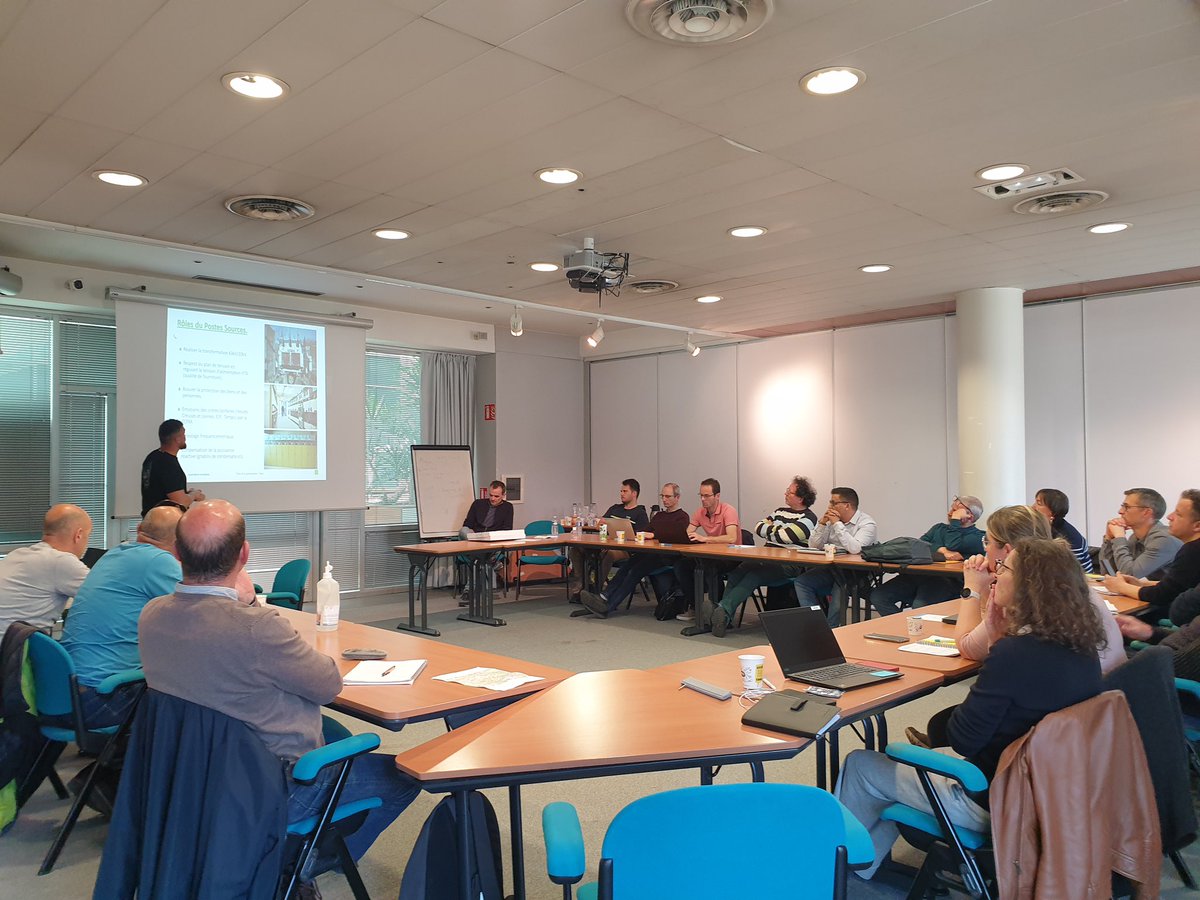 Institut_SG's tweet photo. [SmartInfo] Promotion 2023 #CEFPEP 👍Formation smart grid professeurs 2nd degré+supérieur➡️tour des enjeux éducation – entreprises – territoire - techniques - transition énergétique avec @SES_Campus @Institut_SG @enedis @RTE_aura @ines_solaire  @rakotondranahy @UGrenobleAlpes https://t.co/JvUroiICME