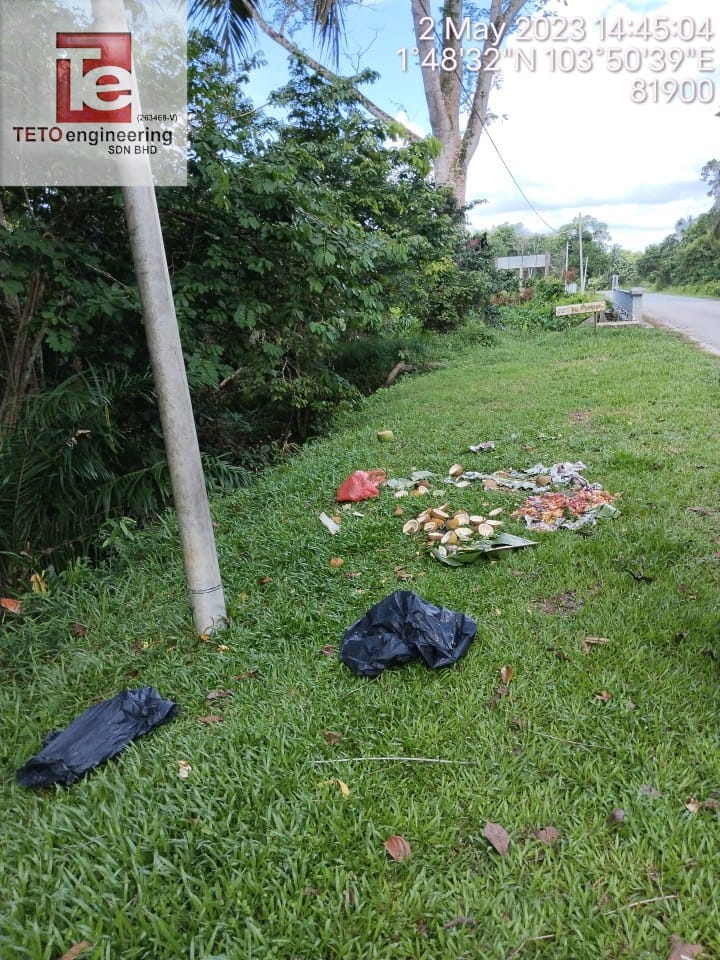 Rondaan #emergencyresponeteam

<a href="/teto_eng_sb/">TETO Engineering</a> 

Di Daerah Kota Tinggi | <a href="/JKRKotaTinggi/">JKR Kota Tinggi</a> 
J171 Jalan Lombong
Sek 4.5

- team #TETOKulai Tindakan bersihkan sampah di bahu jalan

#TETOCare
#TETO_eng_sb