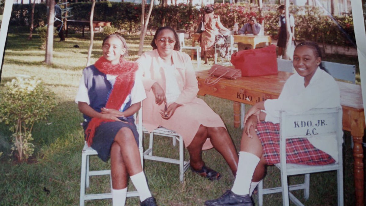 MercyKyallo's tweet photo. My mum had come to visit @BettyMKyallo in high school &amp; I was in primary. 
Do you remember how tough visiting day was? Especially if you are not the kid receiving a lorry of snacks &amp; shopping?Still, that visit was everything to us &amp; we were ever so grateful 💖 
#sisterhood #life https://t.co/3gCdQAQLU3