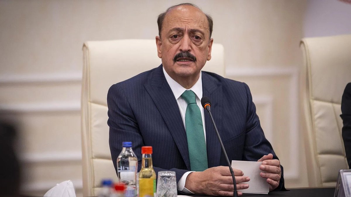 bpthaber's tweet photo. Çalışma Bakanı Bilgin:

İngiltere’de mesai saatleri 6 saatten 5 saate düşürülüyor. Bizim de yeniden gözden geçirmemiz lazım. https://t.co/BEx0WZahzi