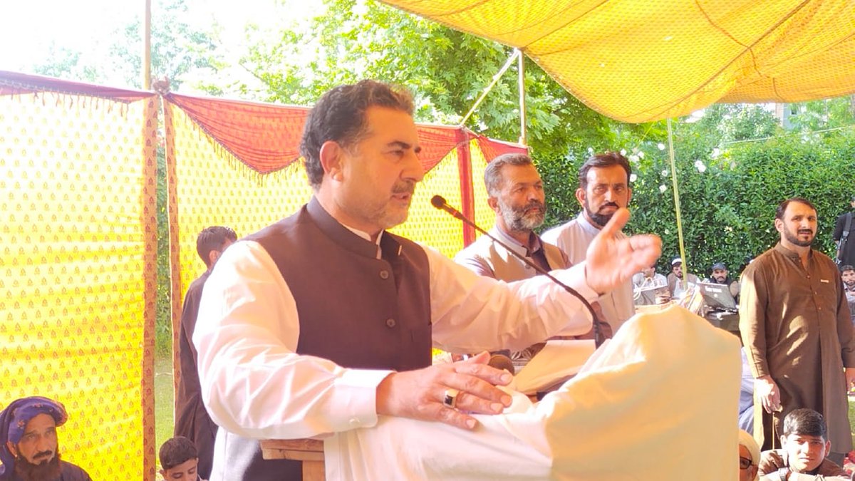 DrHaiderPPP's tweet photo. A Grand Jirga at Khwazakhela passed a unanimous resolution to express their confidence in ex.PTI MNA,
Dr. Haider Ali khan and vowed to support him whatever decision he makes with regards to joining any political party in the near future. https://t.co/ELtZ760bWJ
