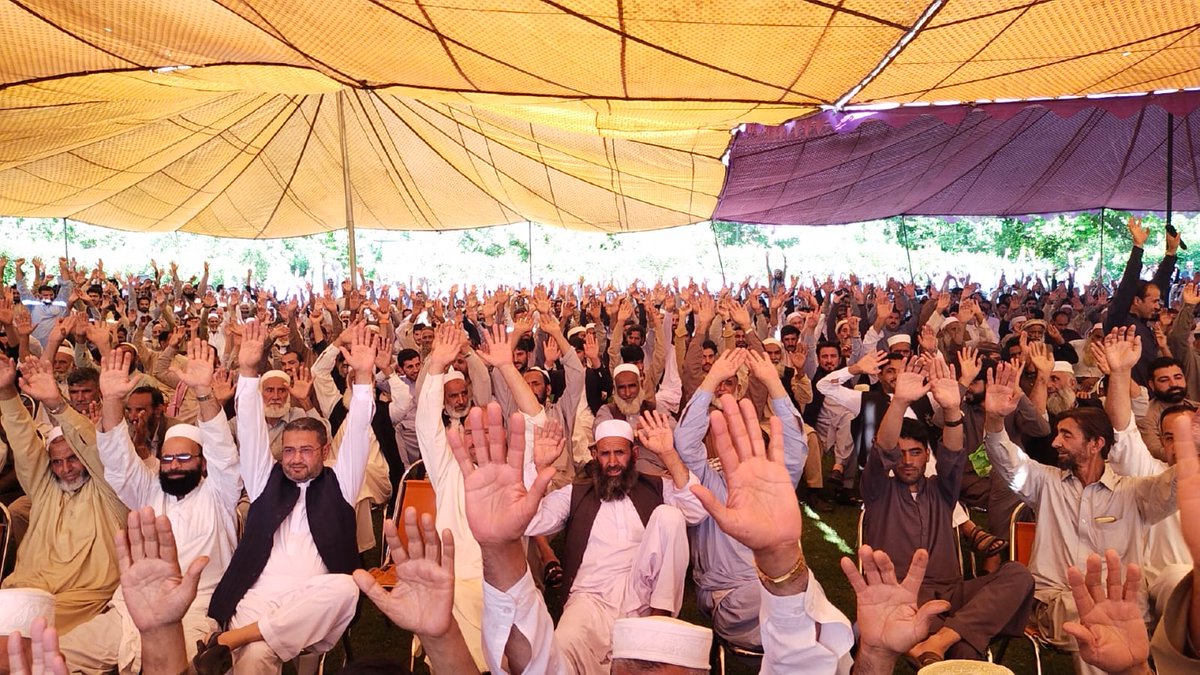DrHaiderPPP's tweet photo. A Grand Jirga at Khwazakhela passed a unanimous resolution to express their confidence in ex.PTI MNA,
Dr. Haider Ali khan and vowed to support him whatever decision he makes with regards to joining any political party in the near future. https://t.co/ELtZ760bWJ