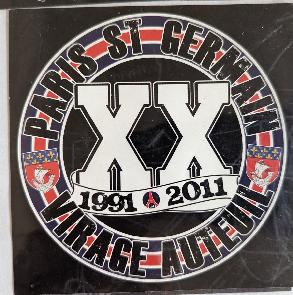 1jour1stick's tweet photo. Ils célèbrent ici en 2011 les 20 ans du virage (#sa91 et #lf91) https://t.co/5MhtEbNdtJ