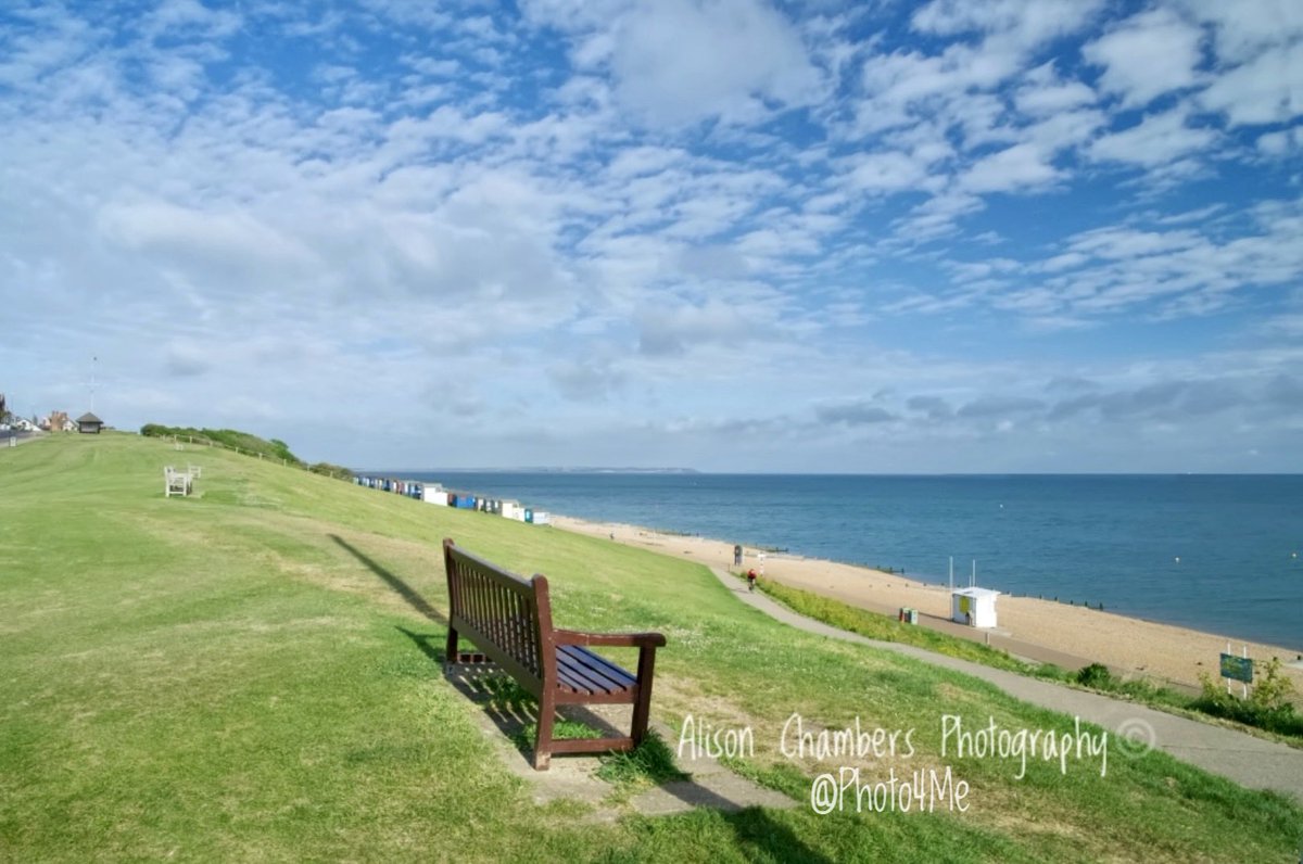 AlisonC24426188's tweet photo. 12% off at https://t.co/Pc3sBCxKGC Also on https://t.co/KdKjLoxndU & https://t.co/GQeQOfGnpd #TankertonSlopes #Tankerton #KentCoast #Kent #WallArtDecor https://t.co/8voYnDSAlA