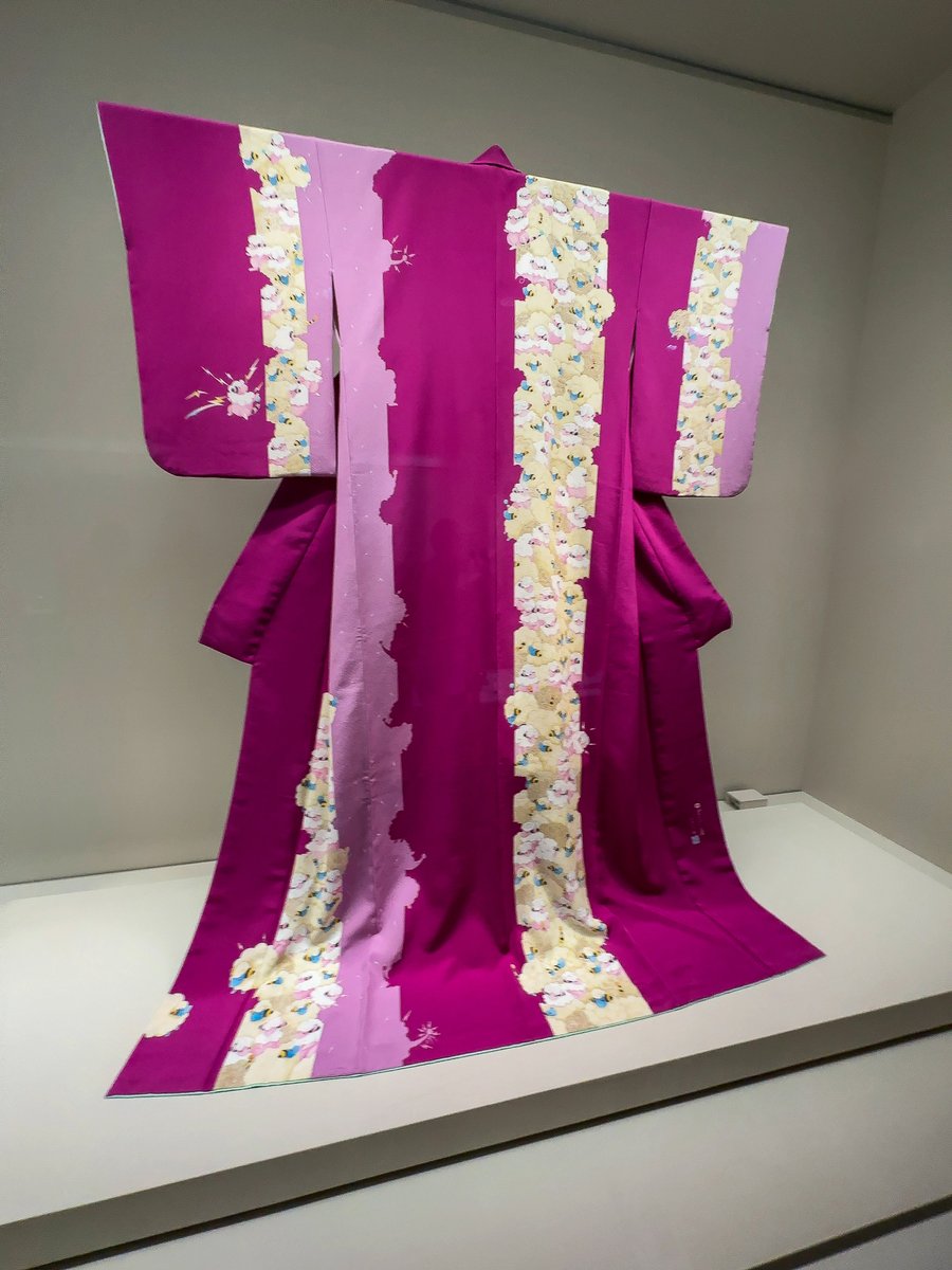 izmii___'s tweet photo. 国立工芸館
「ポケモン×工芸展―美とわざの大発見―」

ポケモンと美術両方好きな人間としては、その技巧・想像にも○○がこんな姿に！ というのにも楽しめたし、何より工芸館で老若男女がキャッキャ楽しんでる感が凄く良い。
＃pokemonxkogei https://t.co/PazeaL76Rx