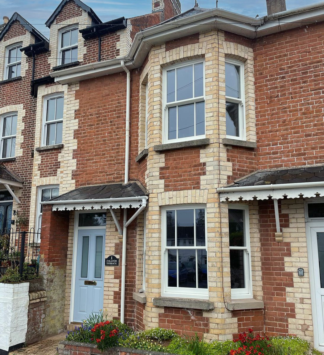 _RoseCollection's tweet image. Lovely project in Devon where the #RoseCollection sash windows have been used to upgrade this home with high performance rose collection products 🌹

Installation by one of our Approved Partners Love Windows Devon 😎