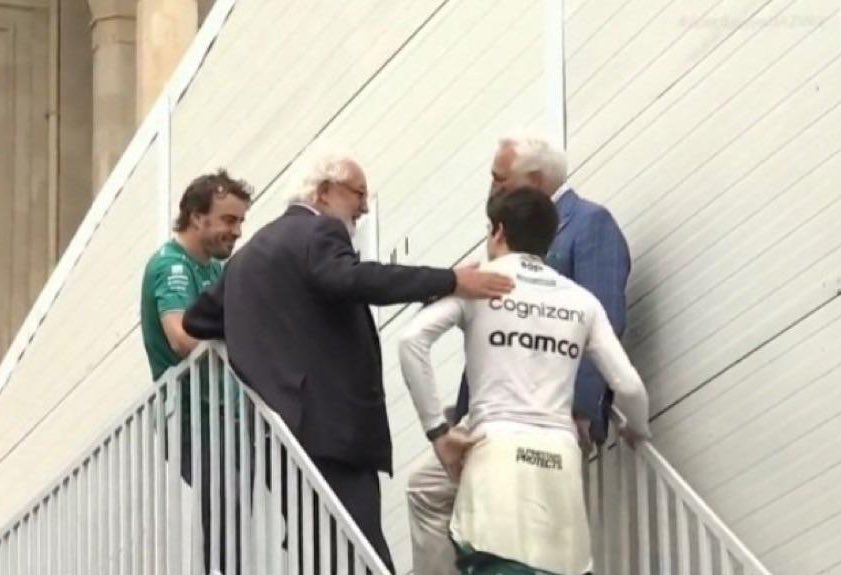 halphatory's tweet image. Oh hey Lance, just wanted to tell you about that new plan for Singapour