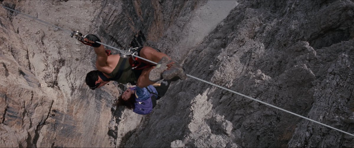 Wenn man sich mal überlegt, dass Cliffhanger sogar noch für ein R-Rating runtergeschnitten wurde. Richtig schöner Klassiker mit dem Bergpanorama. 🏔

Bin dennoch skeptisch, ob man das heutzutage noch wiederholen kann. Vor 30 Jahren war eben vieles besser. 🧗🏻‍♂️